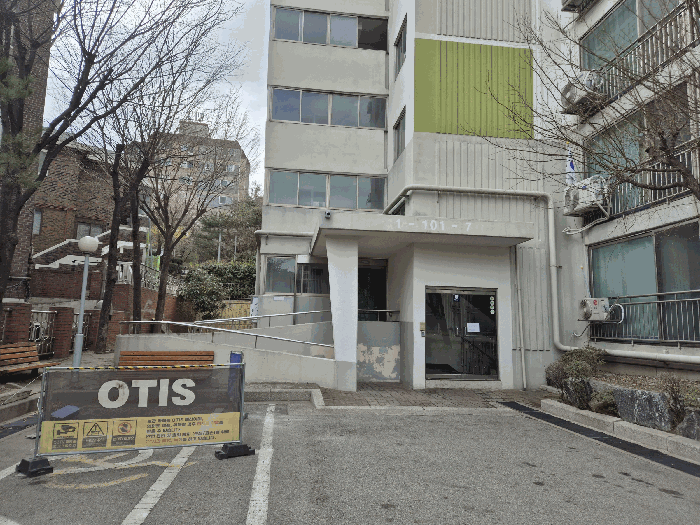 공동 현관 (1)
