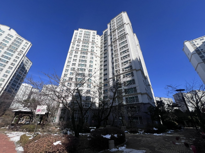 본건 소재 건물 전경1