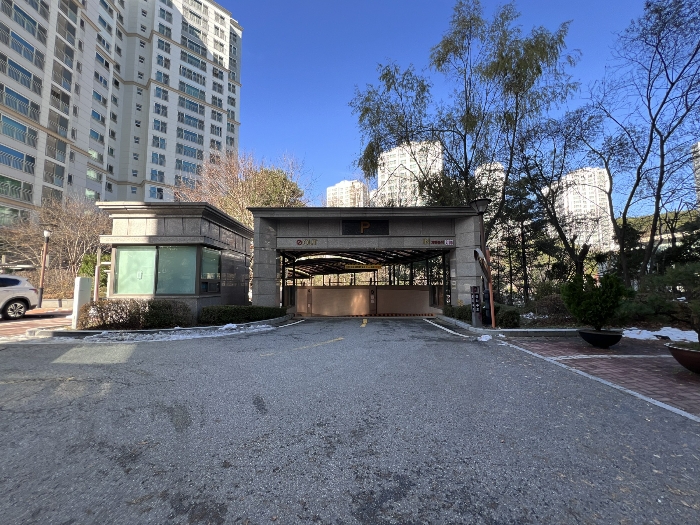 지하주차장 진출입구