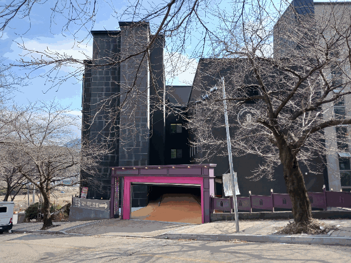 본건 진입로 전경