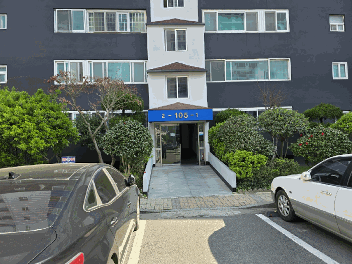 본건 1층 공동출입구