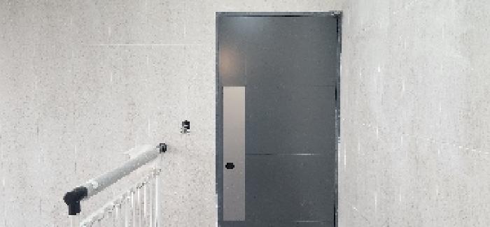 3층 우측호실 현관