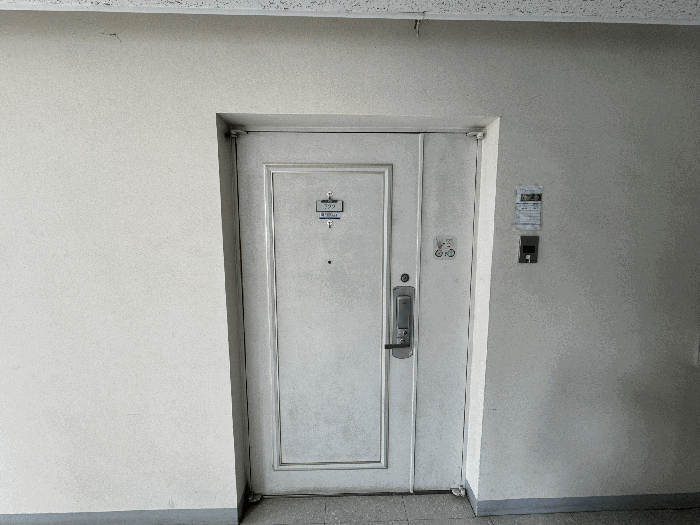 본건 현관 전경