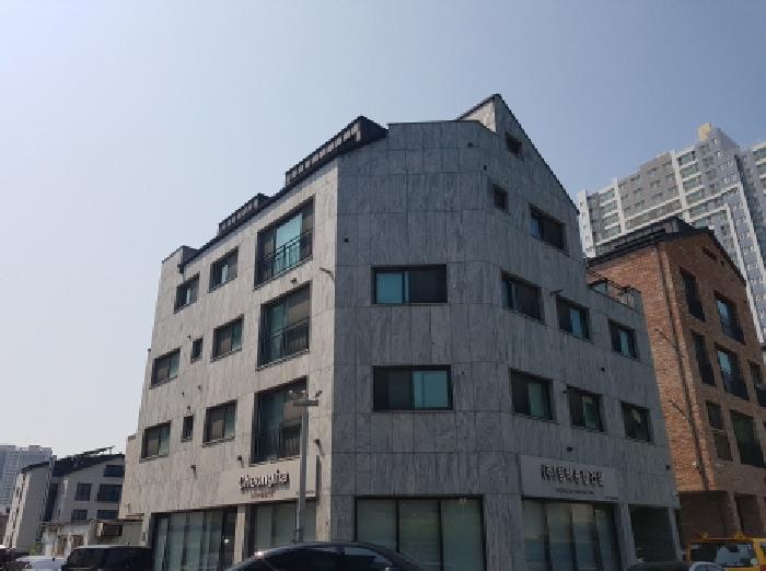 건물 전경