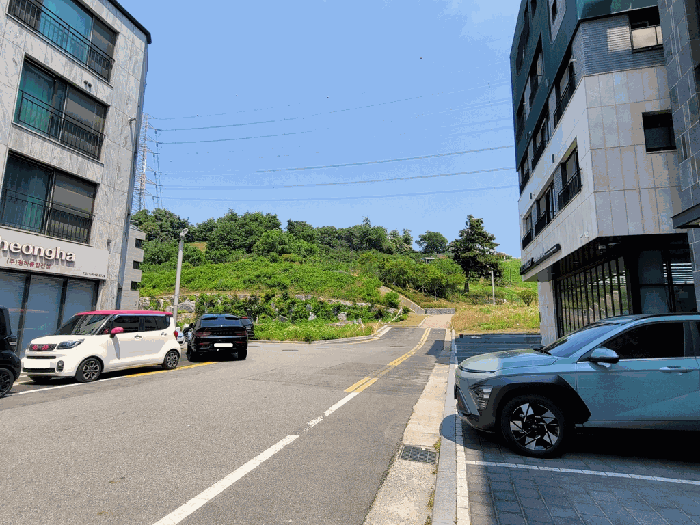 동측 인근