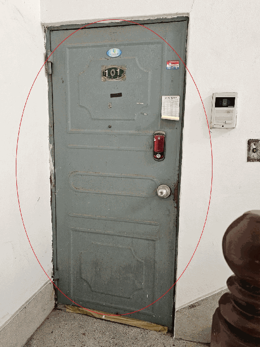 기호 5 출입문