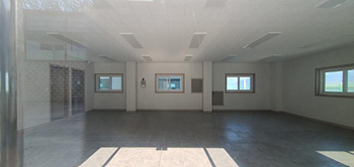 기호 8 제시 건물 부속 2층공장 사무실(다동)중 1층전경