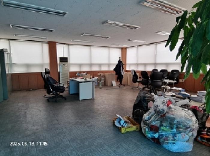 목록3. 1층 제시외 사무실 내부