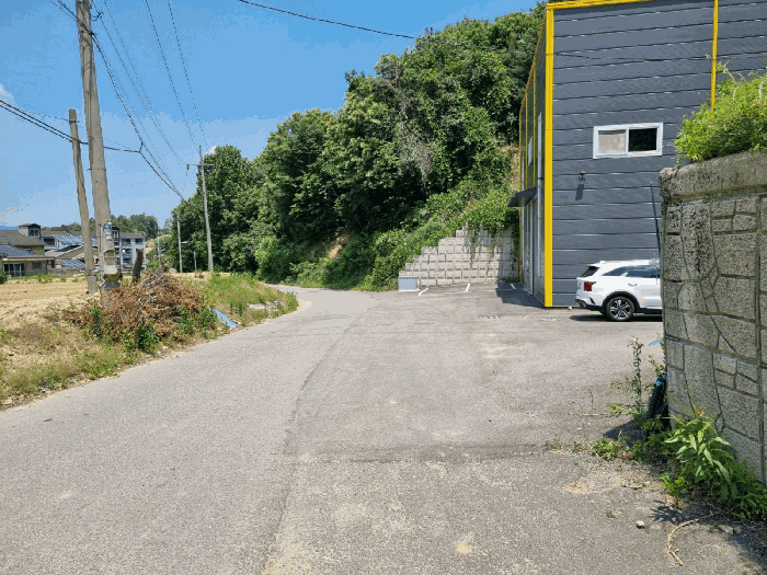 본건 기호(4,5,7) 남측에서 촬영 - 신촌리 287-25번지 외