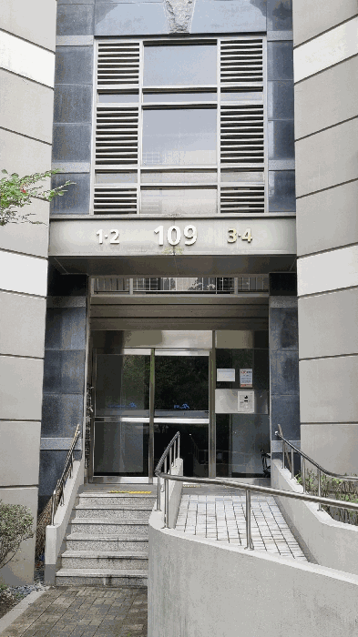 109동 1층 출입구