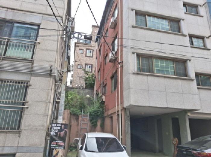 건물 북쪽 모습