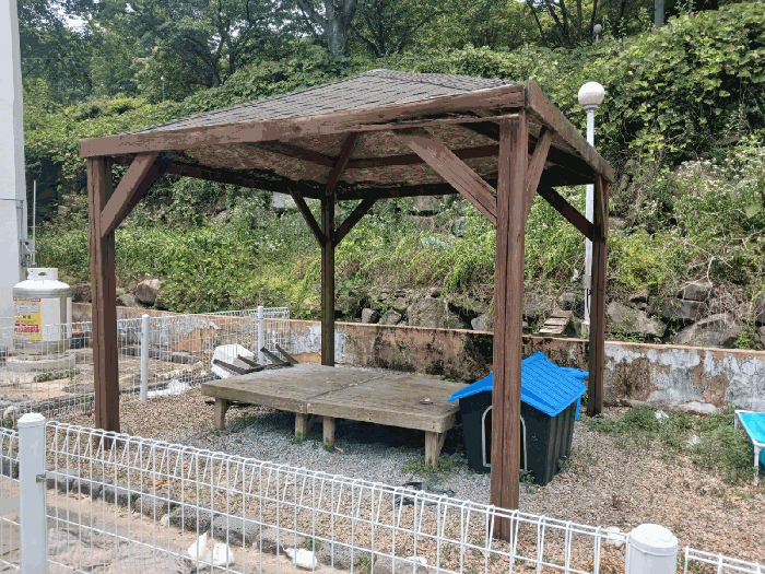 제시외 건물 ㅊ) 정자 전경