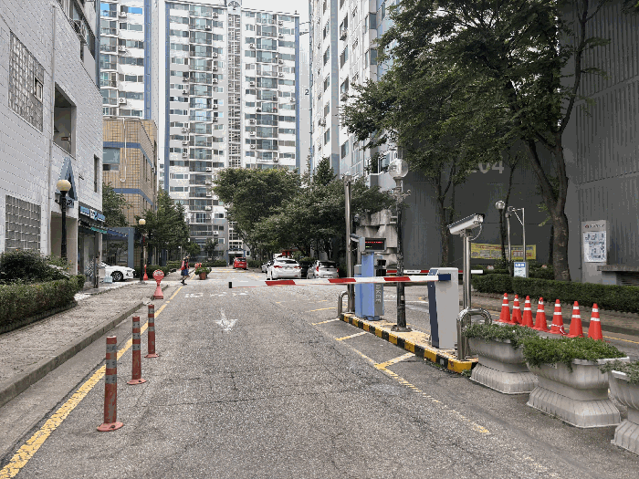 본건 단지 입구