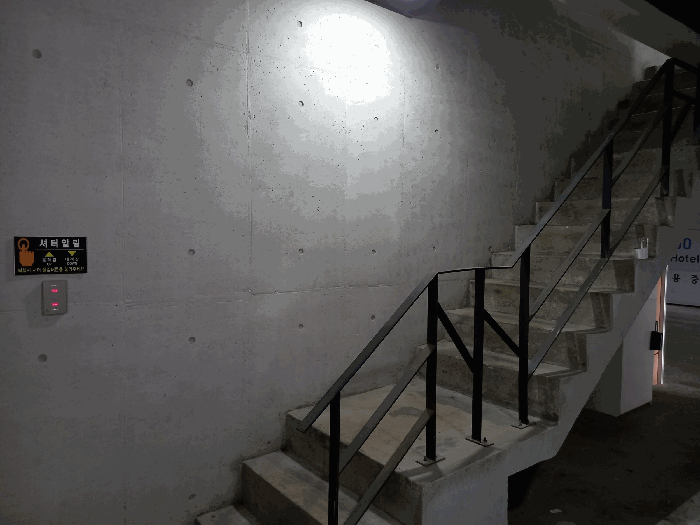 각 객실 계단실