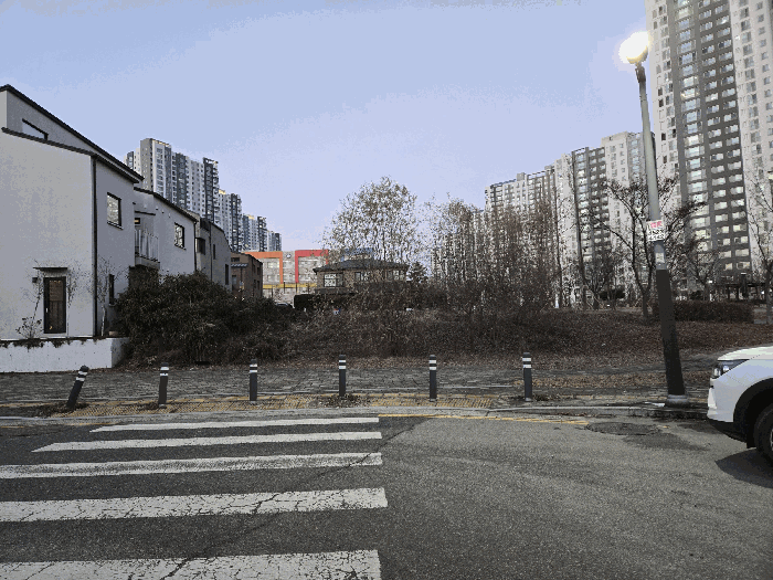 남측 전경(前景)