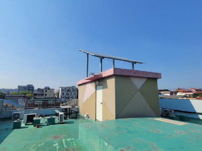 이하 제시외 태양광 전열판 존재함.