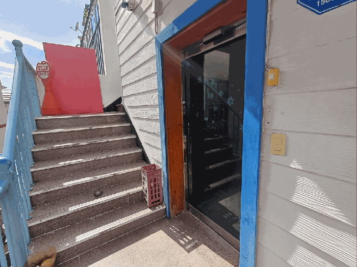 2층 출입구