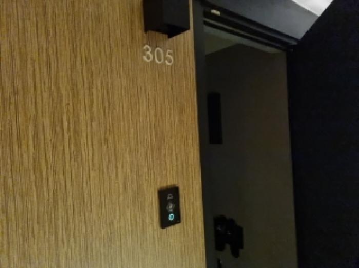 3층 305호