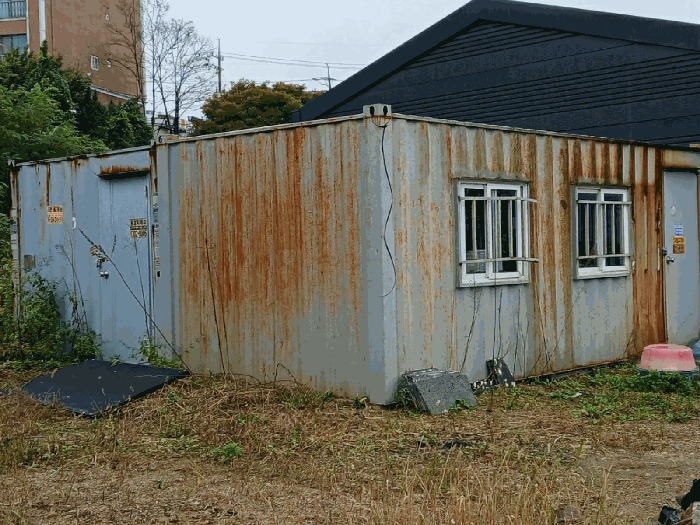 제시외 이동식컨네이너박스 2동;기호(ㄴ,ㄷ)