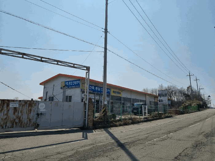 본건 북서측에서 촬영