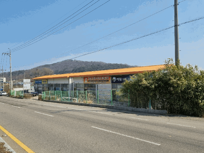 본건 남서측에서 촬영