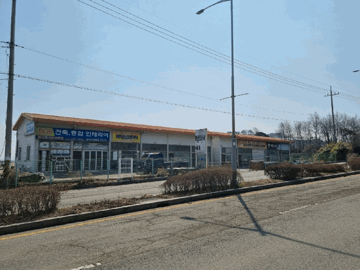 본건 북서측에서 촬영