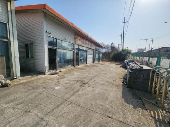 근린생활시설인 상가 건물 비동 전경