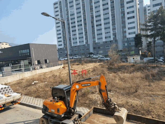 [전경 - 북서측에서 촬영]