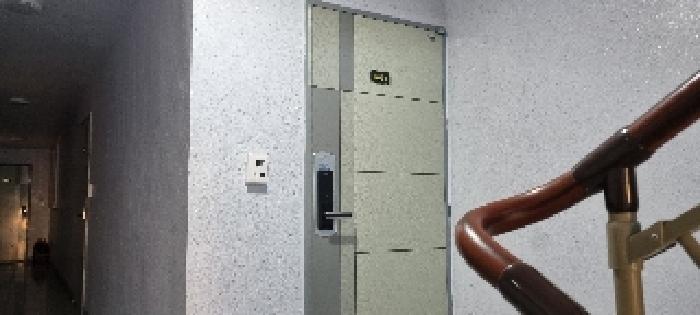남원 하정 153-1(남문로 431-17) 경매물건3번 중 3층 301호 현관입구 사진
