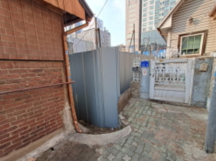 4.통행로(왼쪽 펜스)