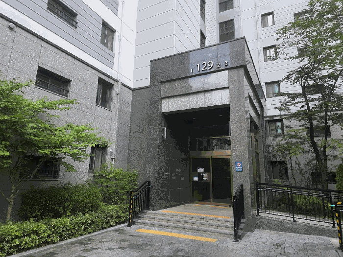 대상물건 소재 공동현관문