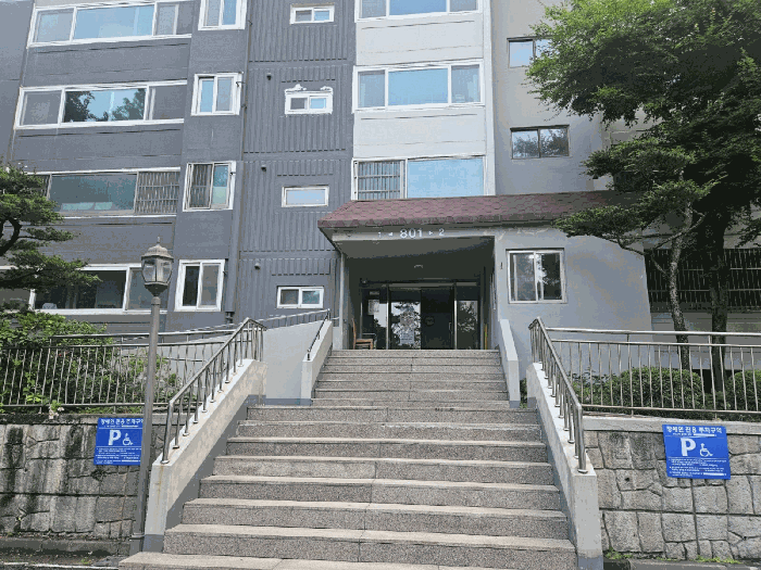 기호(가) 소재 제801동 1층 출입구