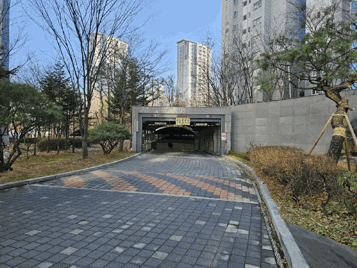 대상물건 지하주차장 출입구 현황