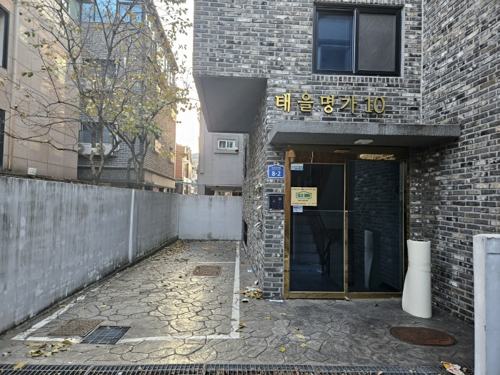 공동출입구 및 주차장
