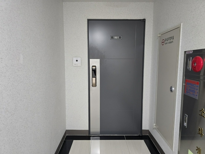 본건 현관 전경