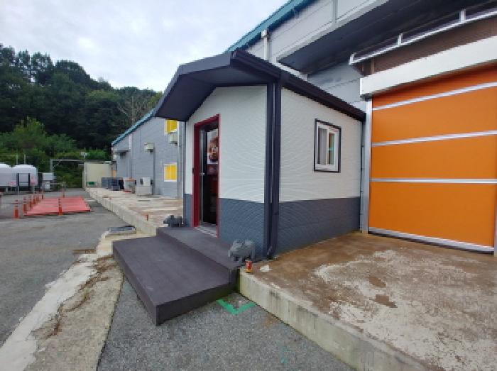 제시외(ㄴ) 1층 공장 출입구