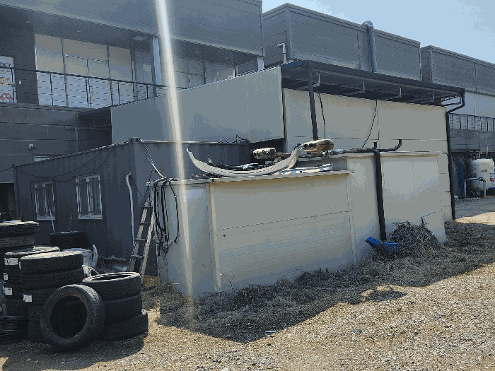 제시외건물(㉡,㉢), 제시외 컨테이너박스 1동(㉨)