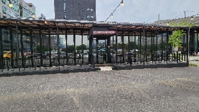 목록 1 대지와 지상 건물 전경(정면)