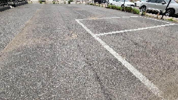 목록 1(지상 건물의 앞마당 겸 주차장)