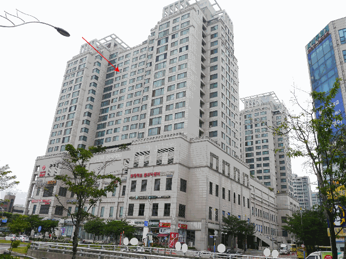 본건(대덕리치아노 102-1712호) 모습(남동측에서 촬영)