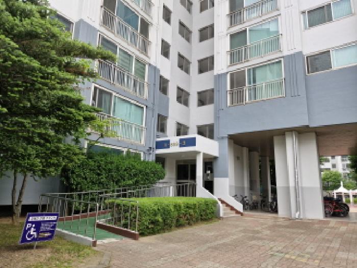 공동 출입문