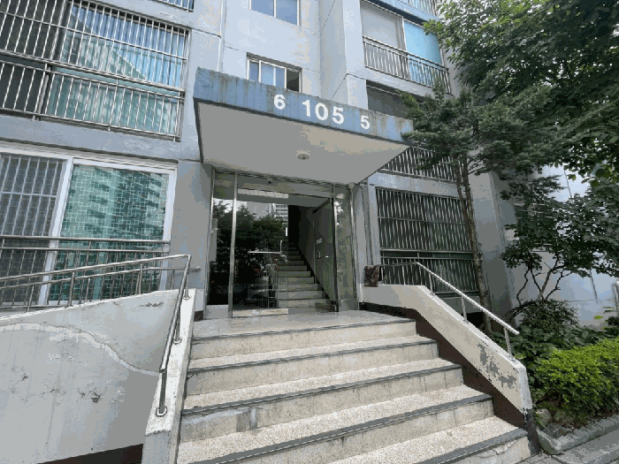 대상건물 외부(1층 출입구)전경