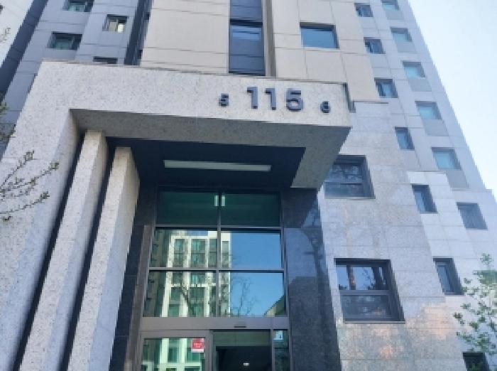 공동 출입문 전경