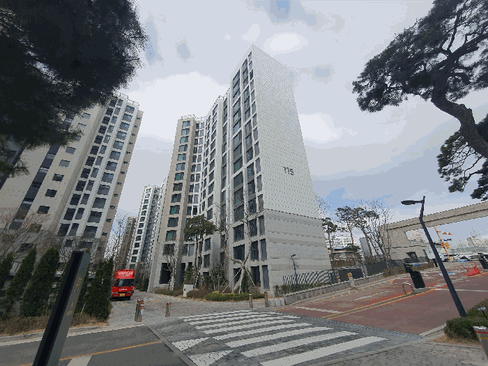 대상물건이 속한 건물 전경