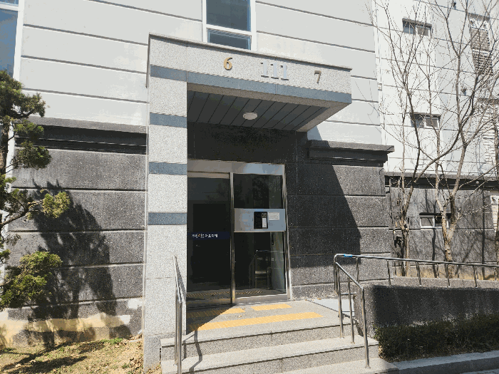 11동 6,7호라인 공동출입문 전경