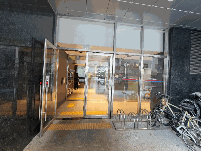 본건 출입구전경