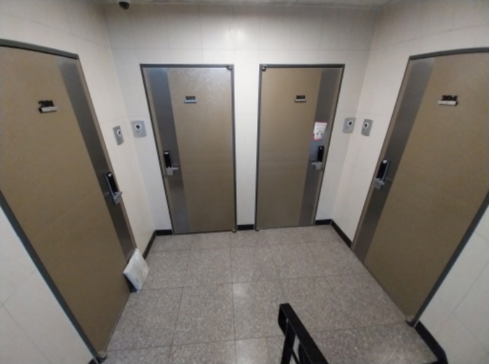201~204호 입구 