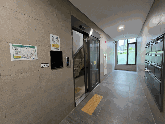 S-206호 및 207호 주출입구