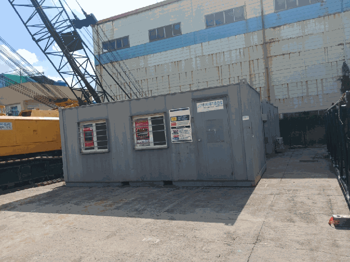 
본건 소재 컨테이너