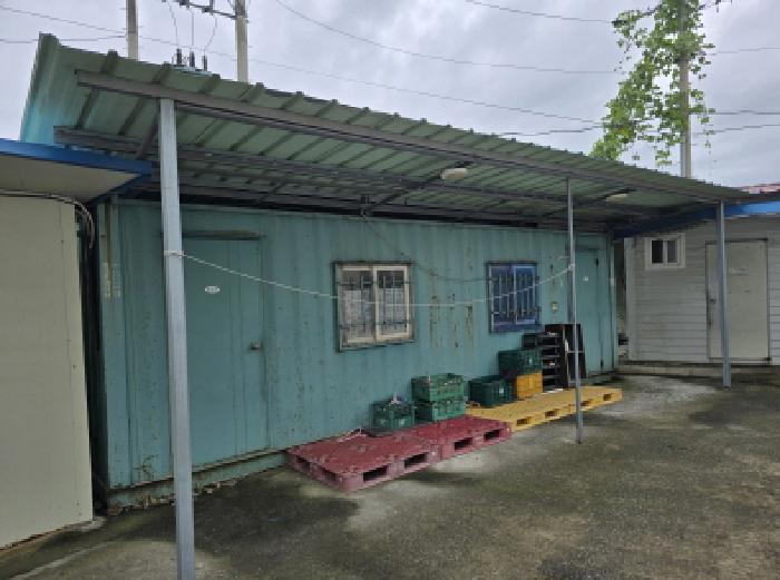 부동산표시 5번지상 제시외 건물(숙소)전경